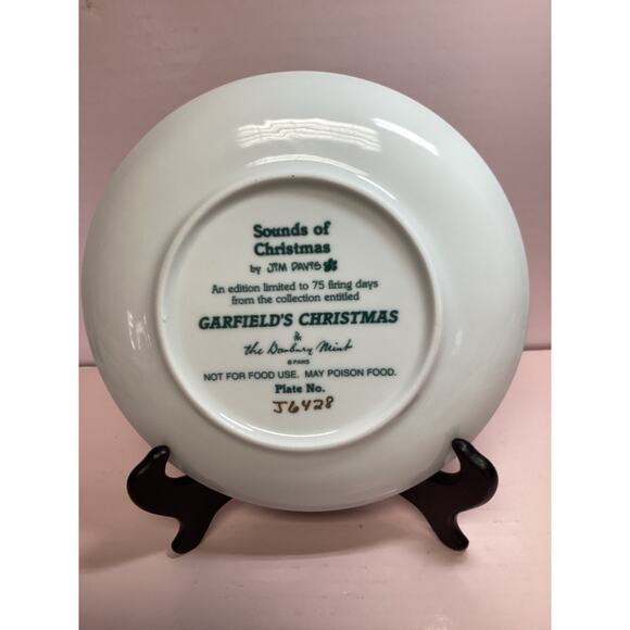 Danbury Mint Sounds of Christmas Jim Davis Garfields Christmas Decorative Plate - Picture 5 of 9